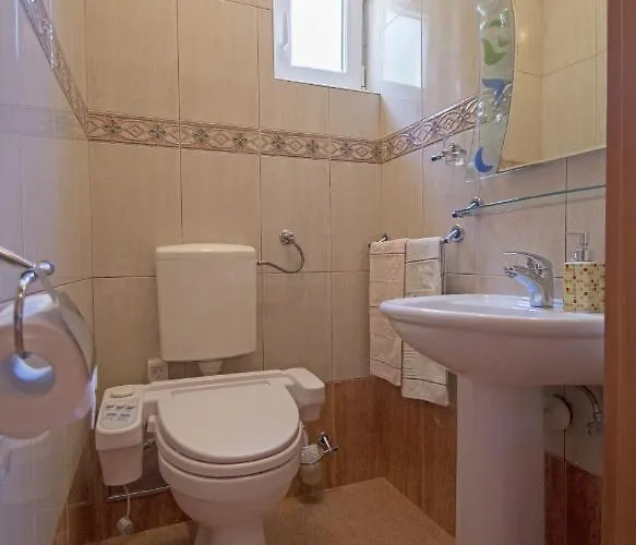 アパート Oaza ドラマリ